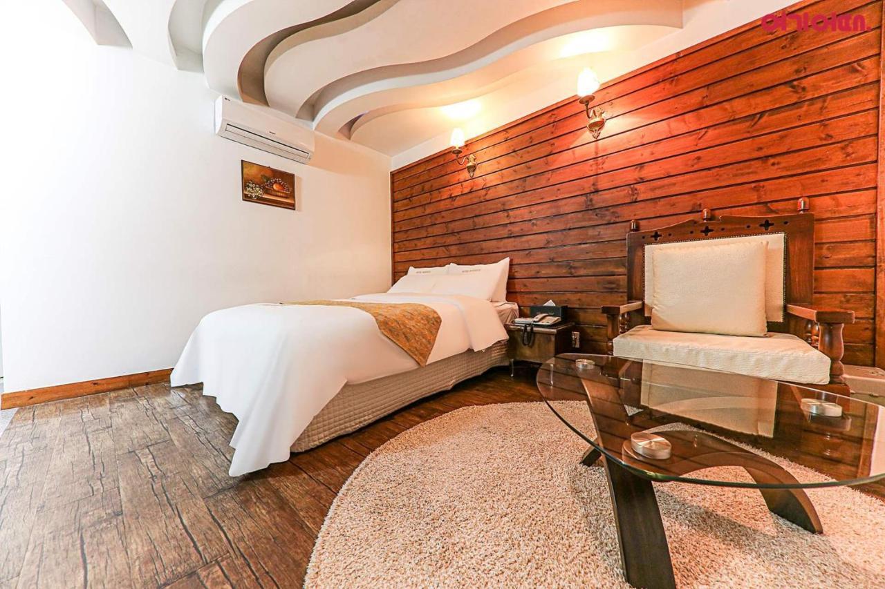Cheonan Business Hotel Bagian luar foto